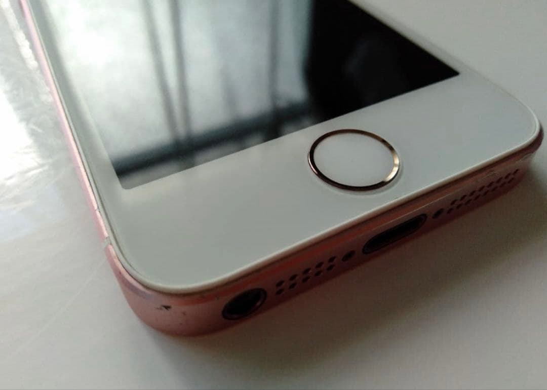 iPhone SE 32GB SIMフリー本体