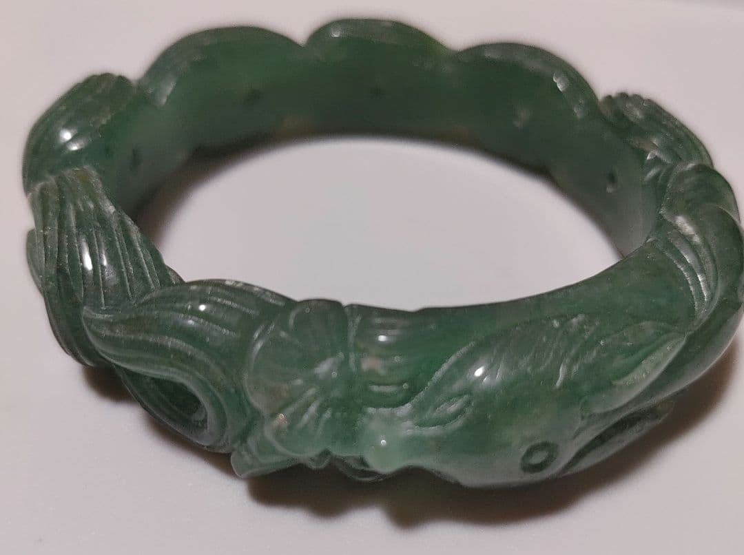 天然石 玉石　九尾の狐　彫刻 くり抜きバングル