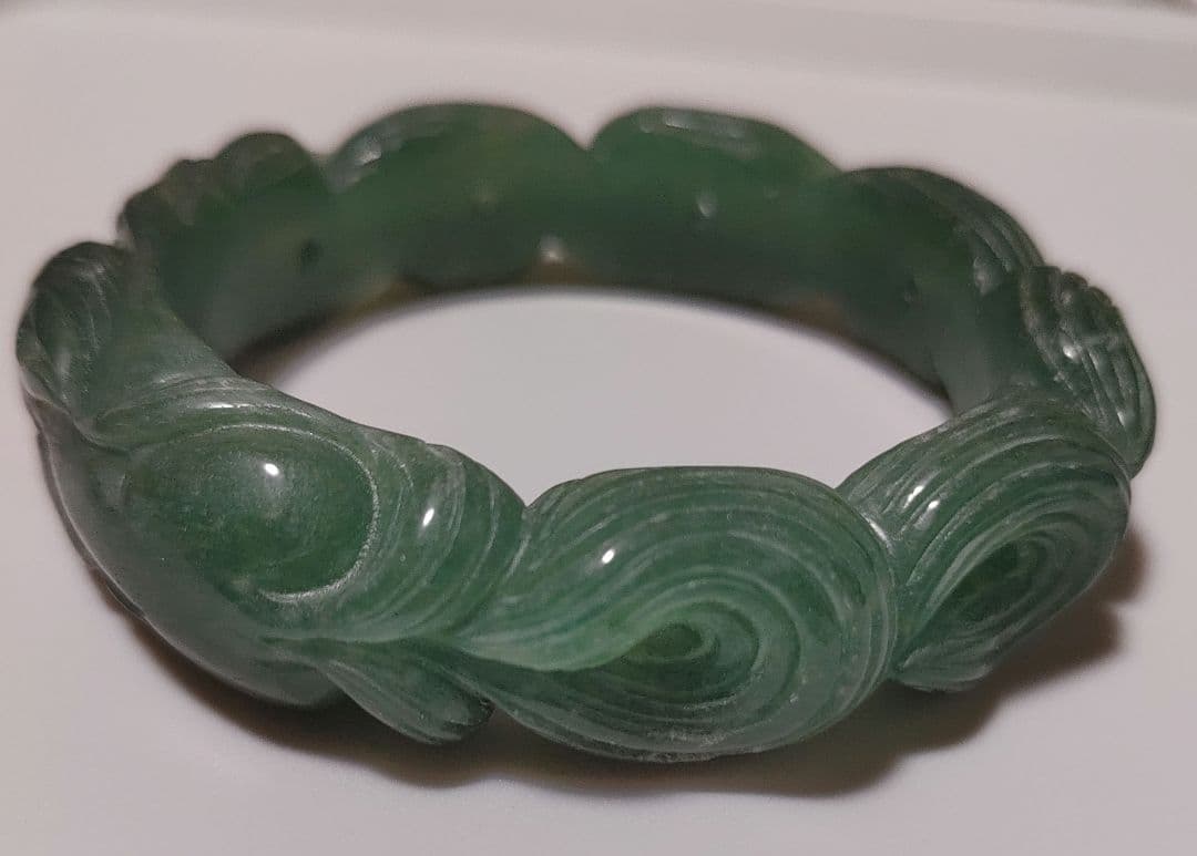 天然石 玉石　九尾の狐　彫刻 くり抜きバングル