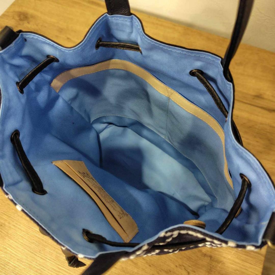 ミナペルホネン/tambourineタンバリンネイビー×白/巾着Lサイズショル