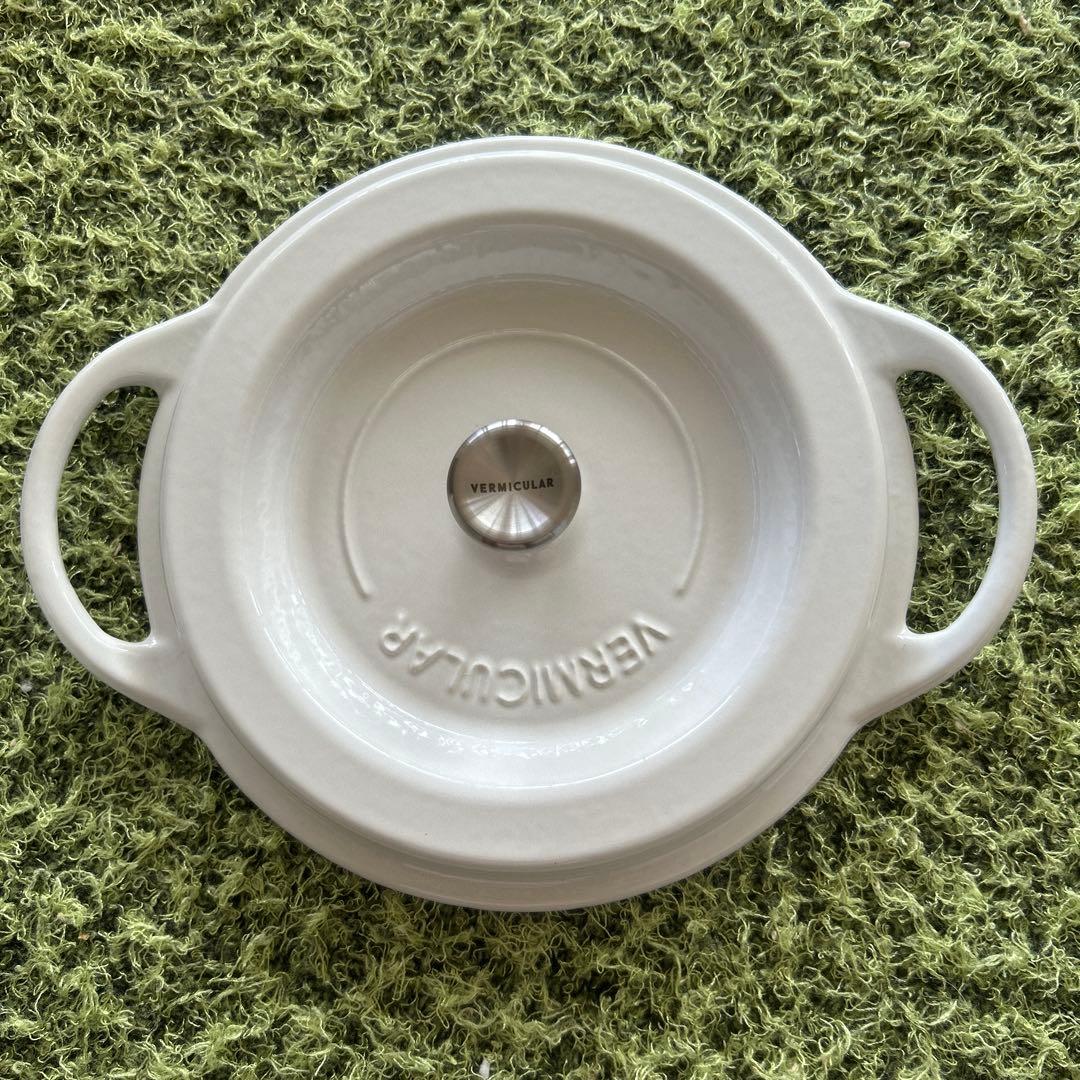 VERMICULAR 両手鍋 ホワイト　18センチ　リペア済み