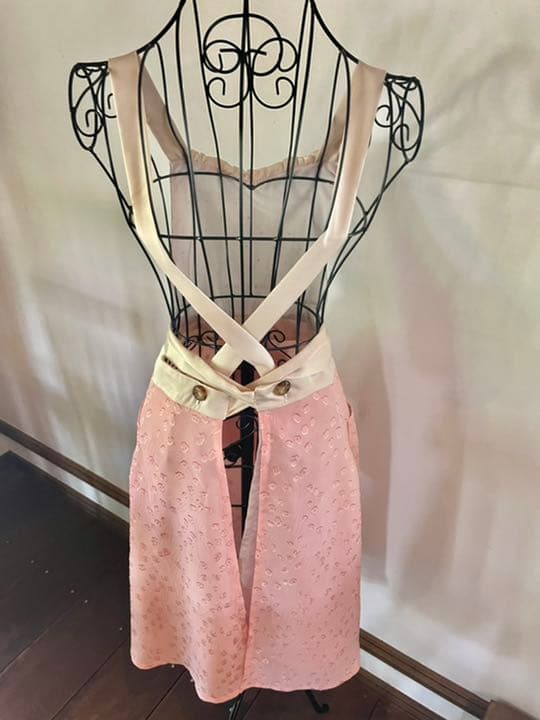美しく着られるエプロン　高級ドレス生地使用　ハンドメイド　エレガント