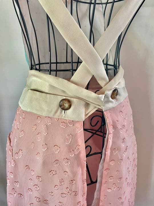 美しく着られるエプロン　高級ドレス生地使用　ハンドメイド　エレガント