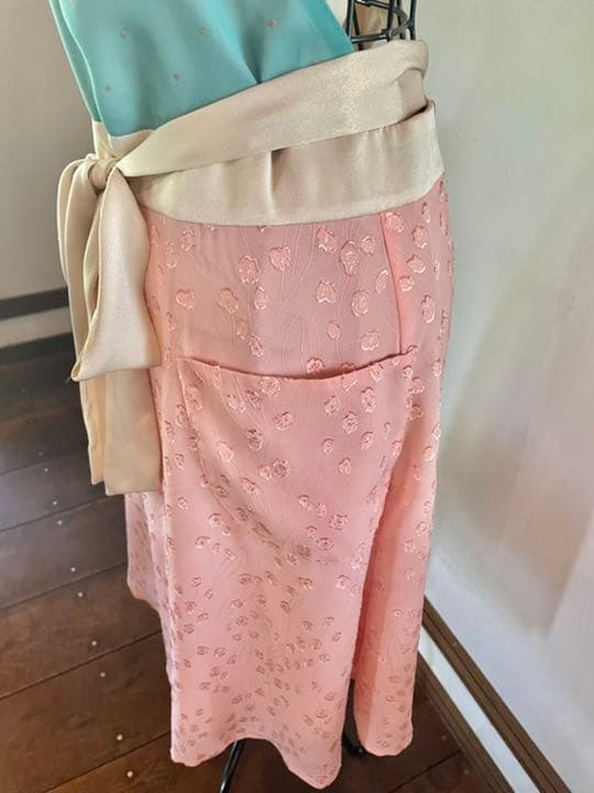 美しく着られるエプロン　高級ドレス生地使用　ハンドメイド　エレガント