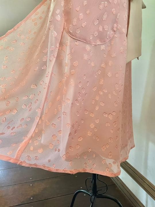 美しく着られるエプロン　高級ドレス生地使用　ハンドメイド　エレガント