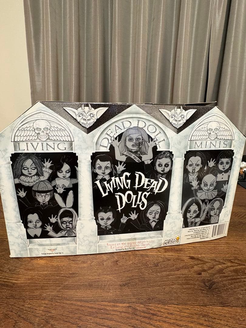 Living Dead Dolls Minis 6体セット
