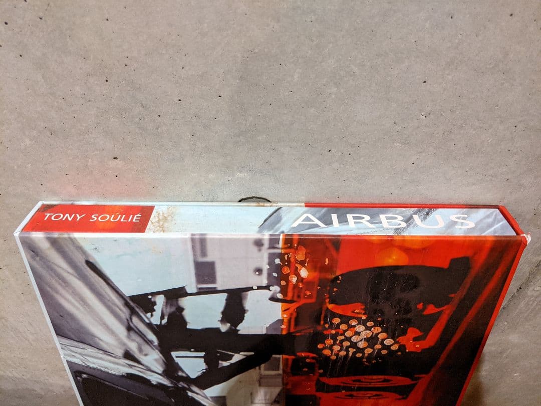 航空マニュアル必見! お宝!　エアバス社とフランス画家のトニー・スーリエの作品集