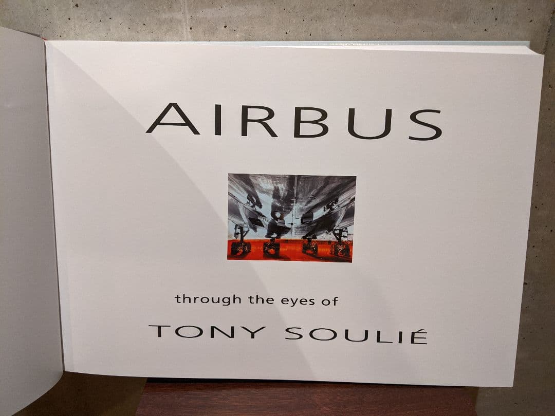 航空マニュアル必見! お宝!　エアバス社とフランス画家のトニー・スーリエの作品集