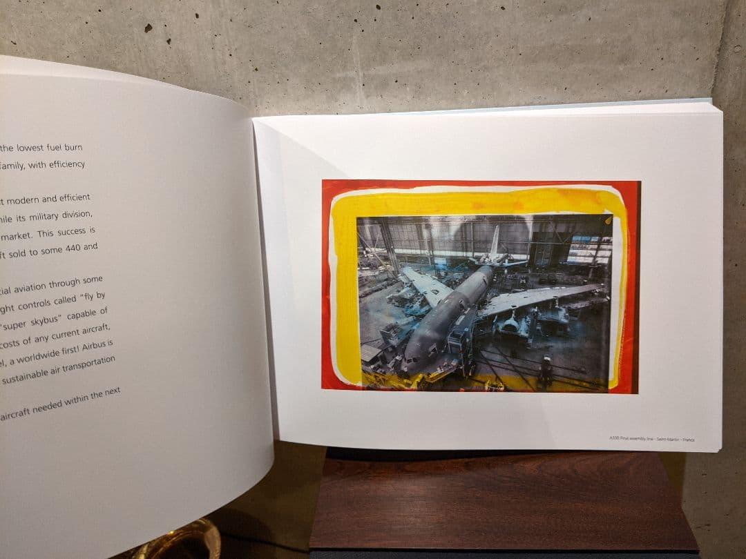 航空マニュアル必見! お宝!　エアバス社とフランス画家のトニー・スーリエの作品集
