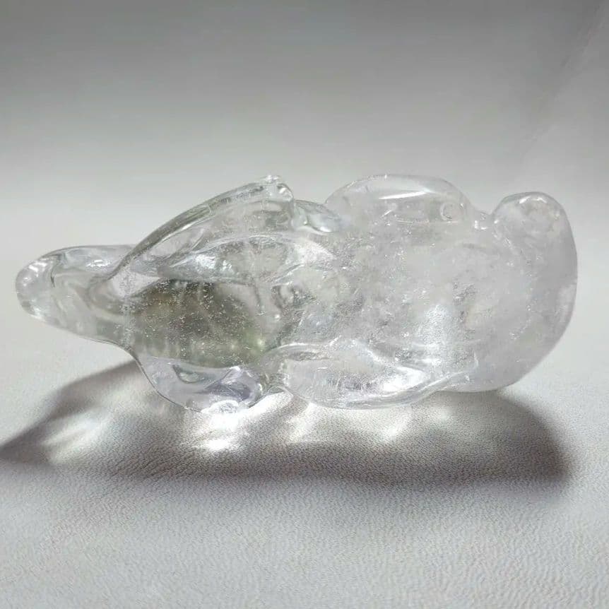 手彫り！貴重　水晶　魚を捕った招きねこ　置物　素敵な逸品