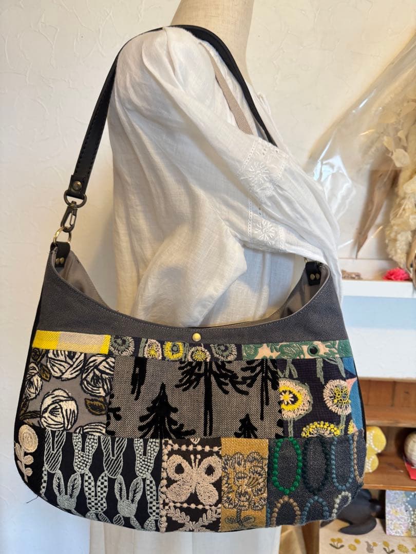 ミナペルホネン パッチのワンハンドルバッグ