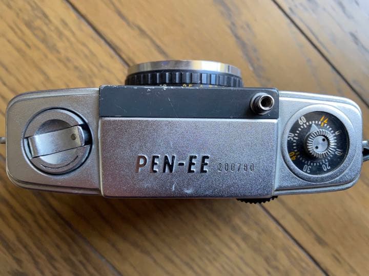 フィルムカメラ OLYMPUS PEN EE