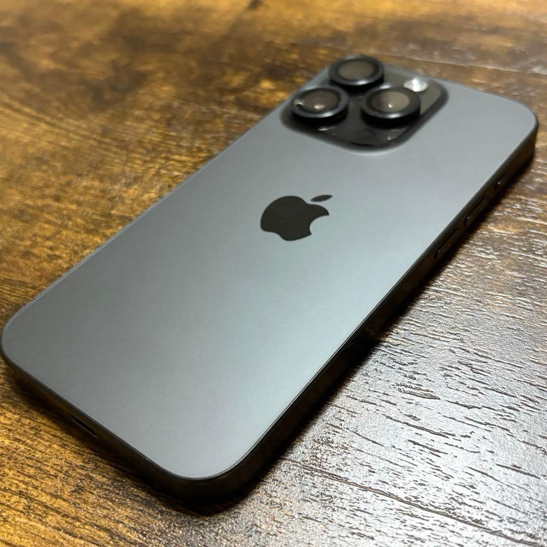 【極美品】iPhone 15 Pro 256GB ブラックチタン✦バッテリー良好