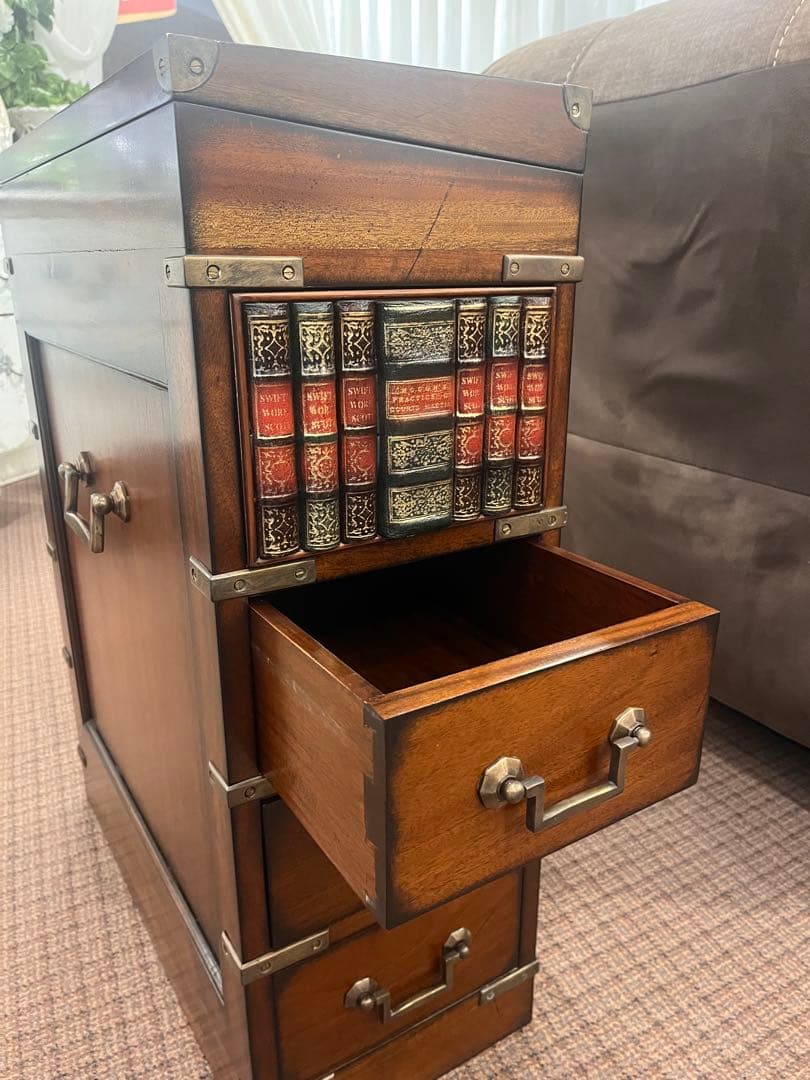 ビクトリアン　4引チェスト