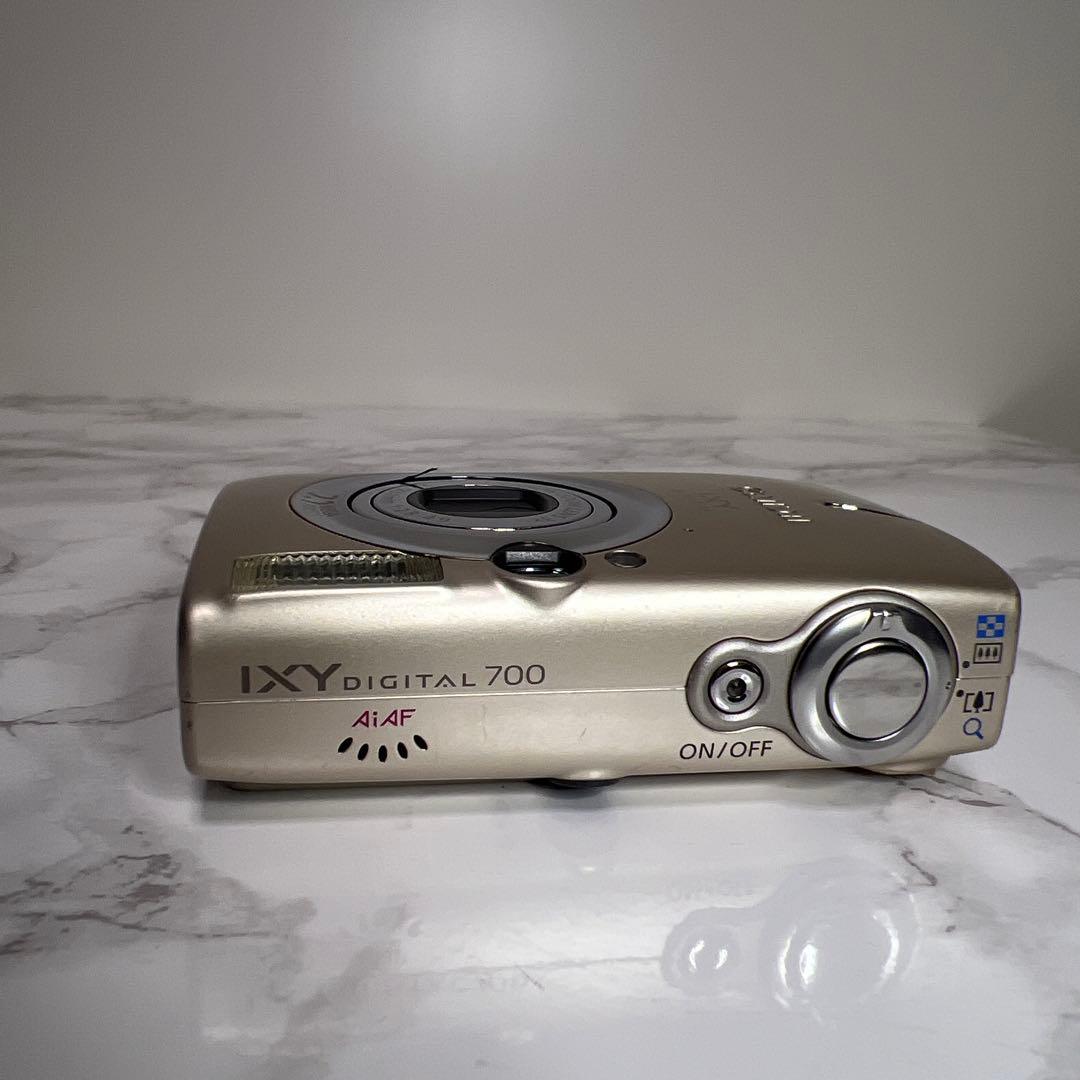 Canon IXY DIGITAL 700 デジタルカメラ　バッテリー二個