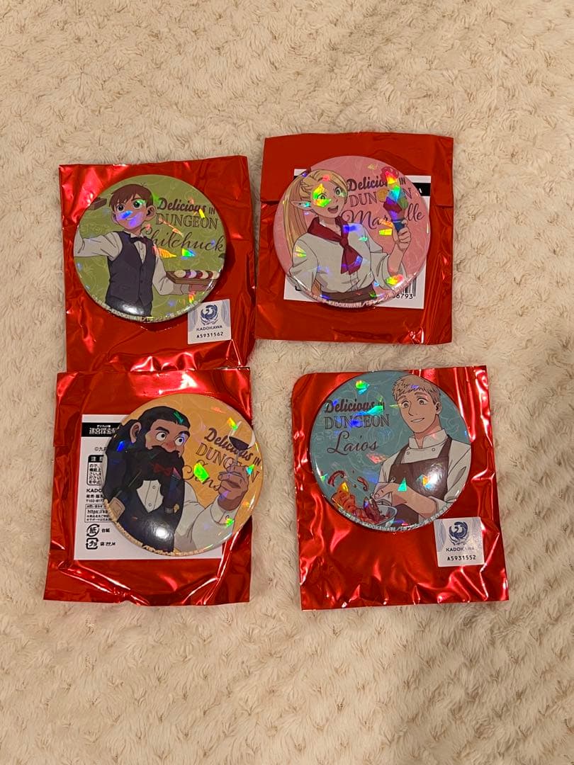 ダンジョン飯　迷宮探索展　ホログラム缶バッジ