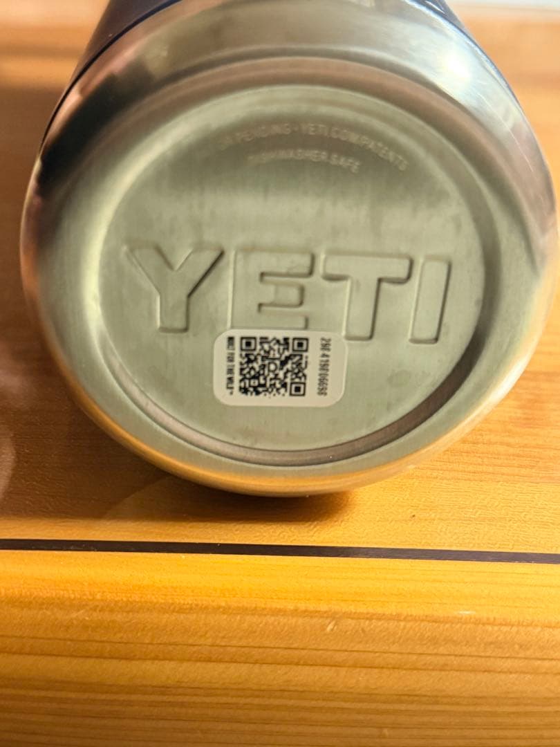YETI RAMBLER BOTTLE 18oz ネイビー