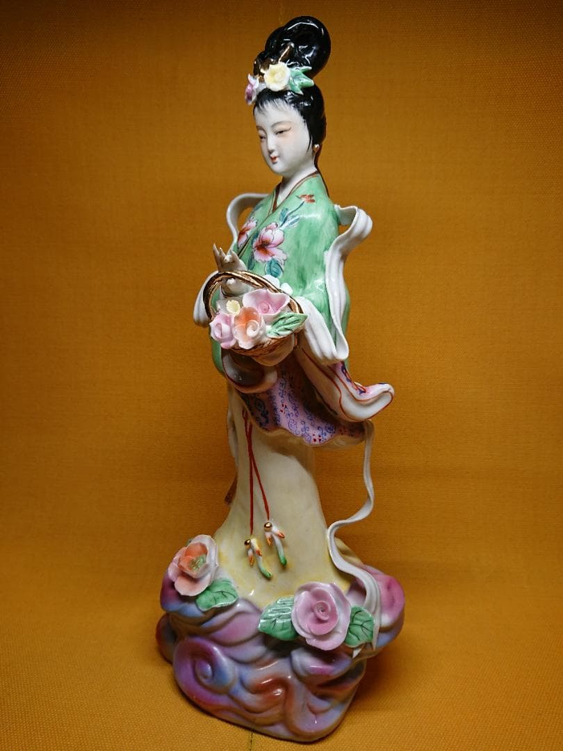 【美品】人形　天女　女神　陶器　置物　インテリア　工芸品　美術品　A2625