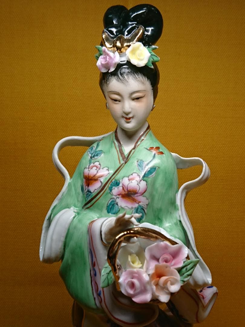【美品】人形　天女　女神　陶器　置物　インテリア　工芸品　美術品　A2625