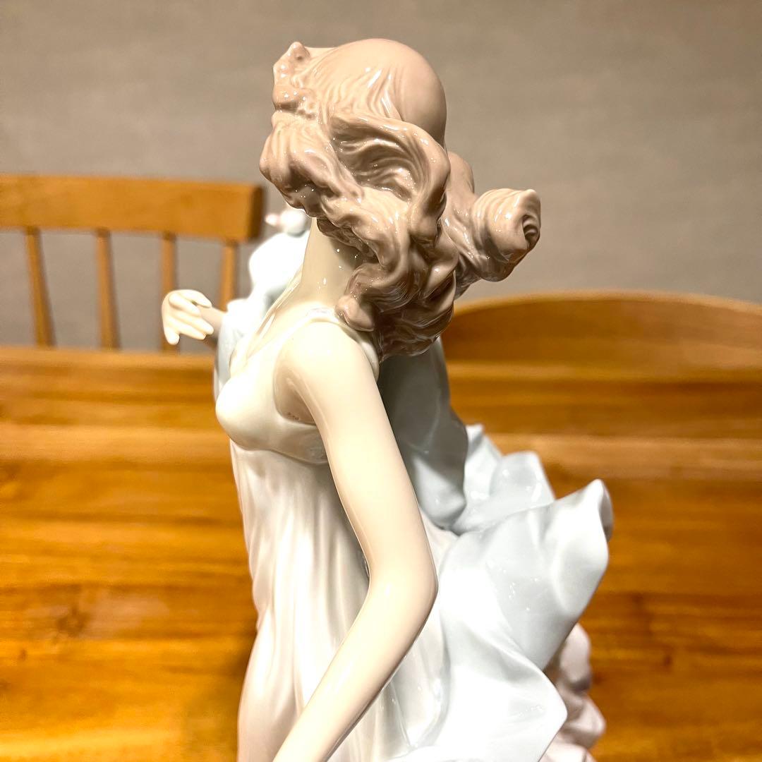 リヤドロ 夏のセレナーデ フィギュリン 人形 置物 インテリア LLADRO