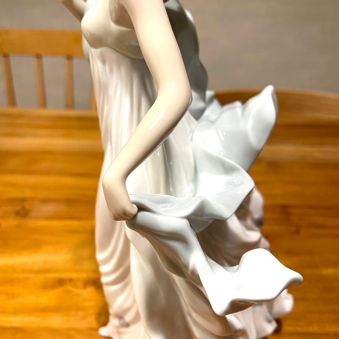 リヤドロ 夏のセレナーデ フィギュリン 人形 置物 インテリア LLADRO