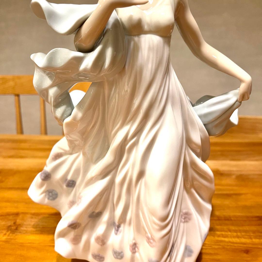 リヤドロ 夏のセレナーデ フィギュリン 人形 置物 インテリア LLADRO