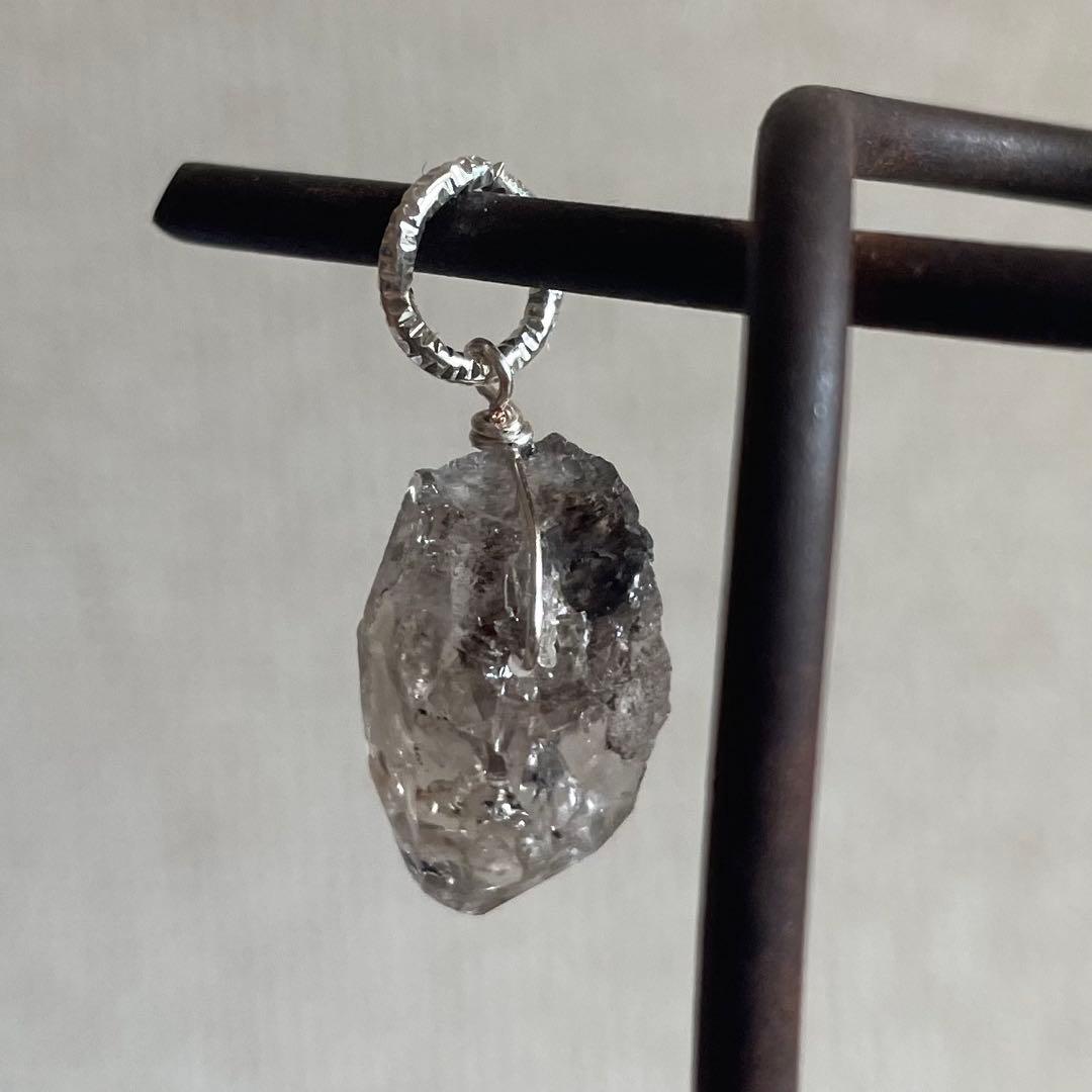 283 天然石　水晶原石　原石　石油入水晶　ネックレス　チャーム