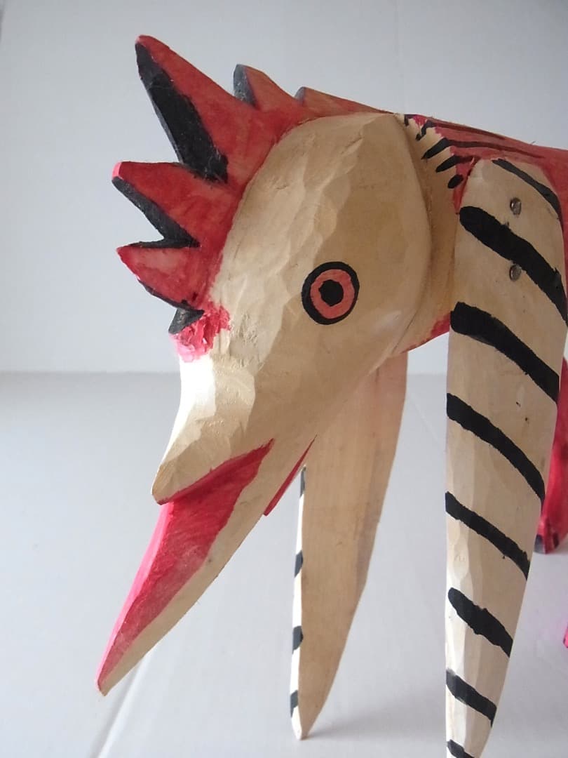 スイムスーツデパートメント／ウッドカービング・チキンヘッドゼブラ