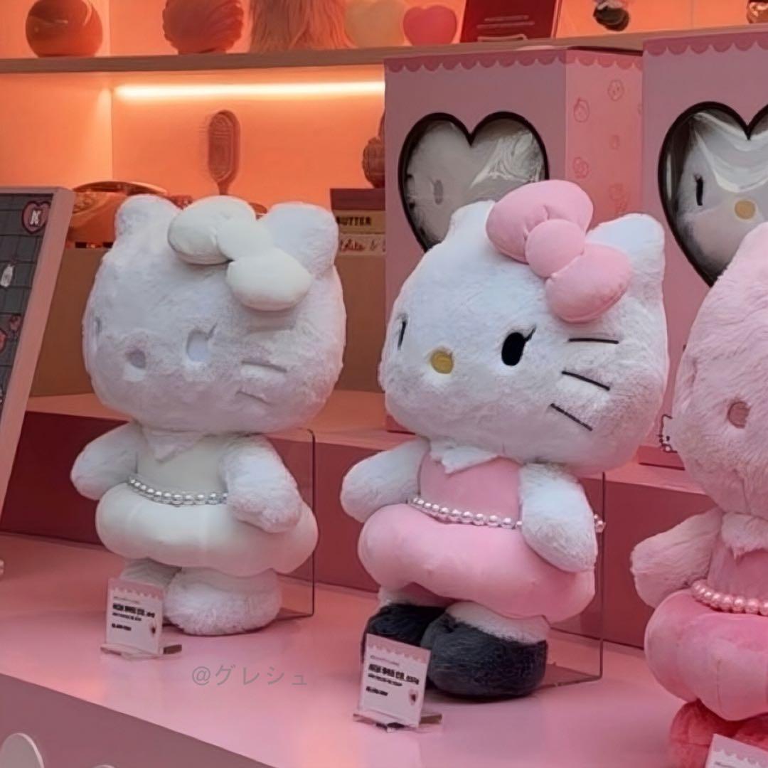 【韓国限定】HELLO KITTY × JISOO 40cm ぬいぐるみ