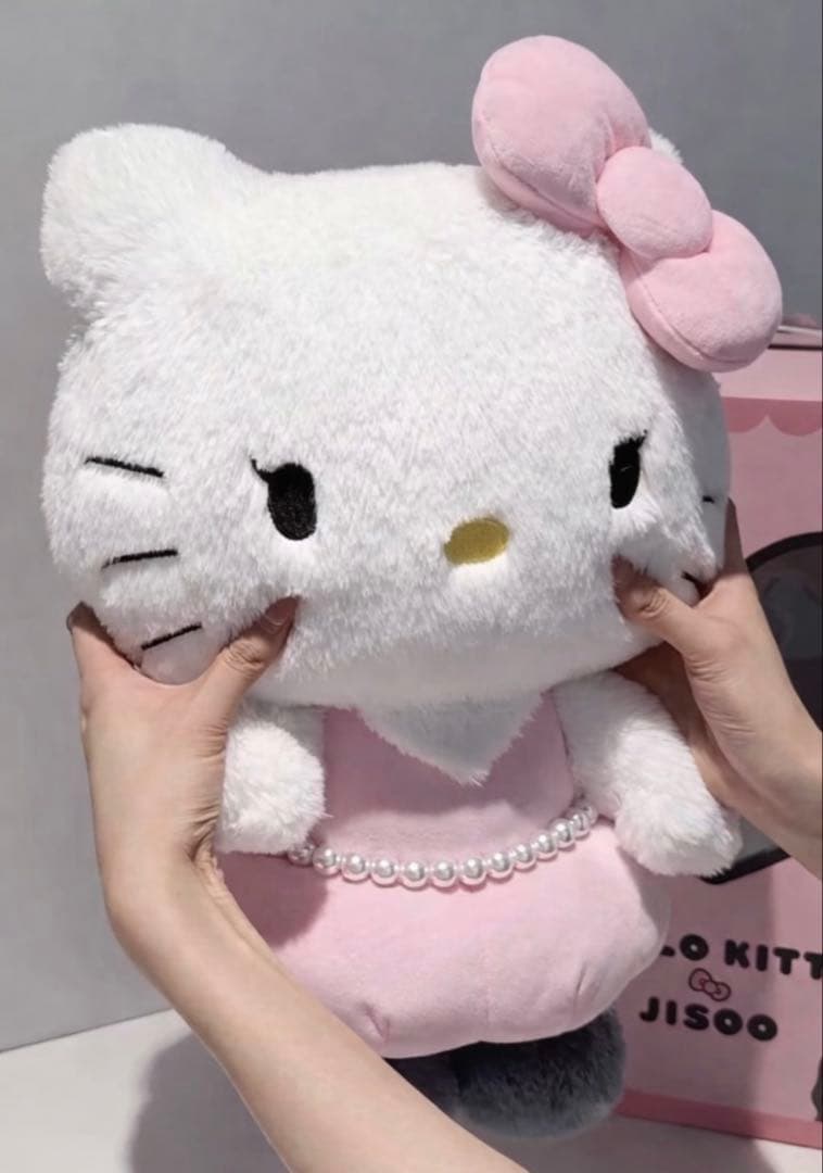 【韓国限定】HELLO KITTY × JISOO 40cm ぬいぐるみ