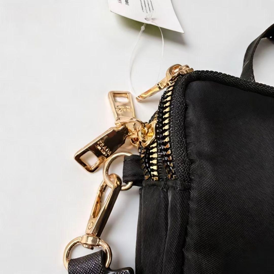 PRADA ノベルティ ナイロン ショルダーバッグ ブラックk1r