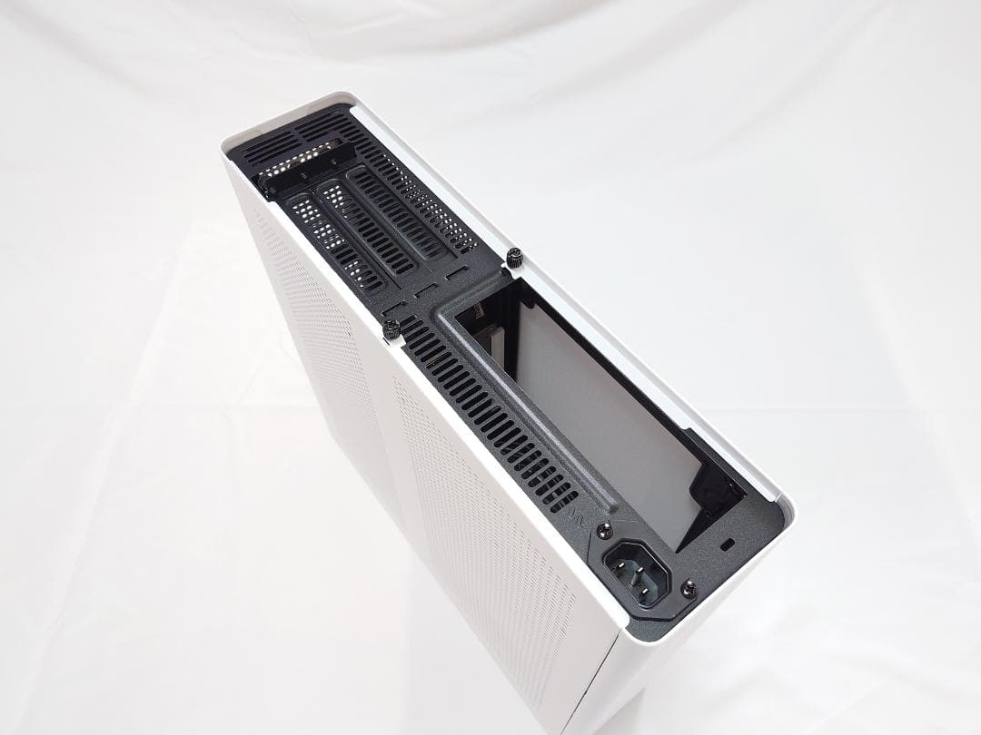 Fractal Ridge PCIe 4.0 ホワイト PCケース【未使用】