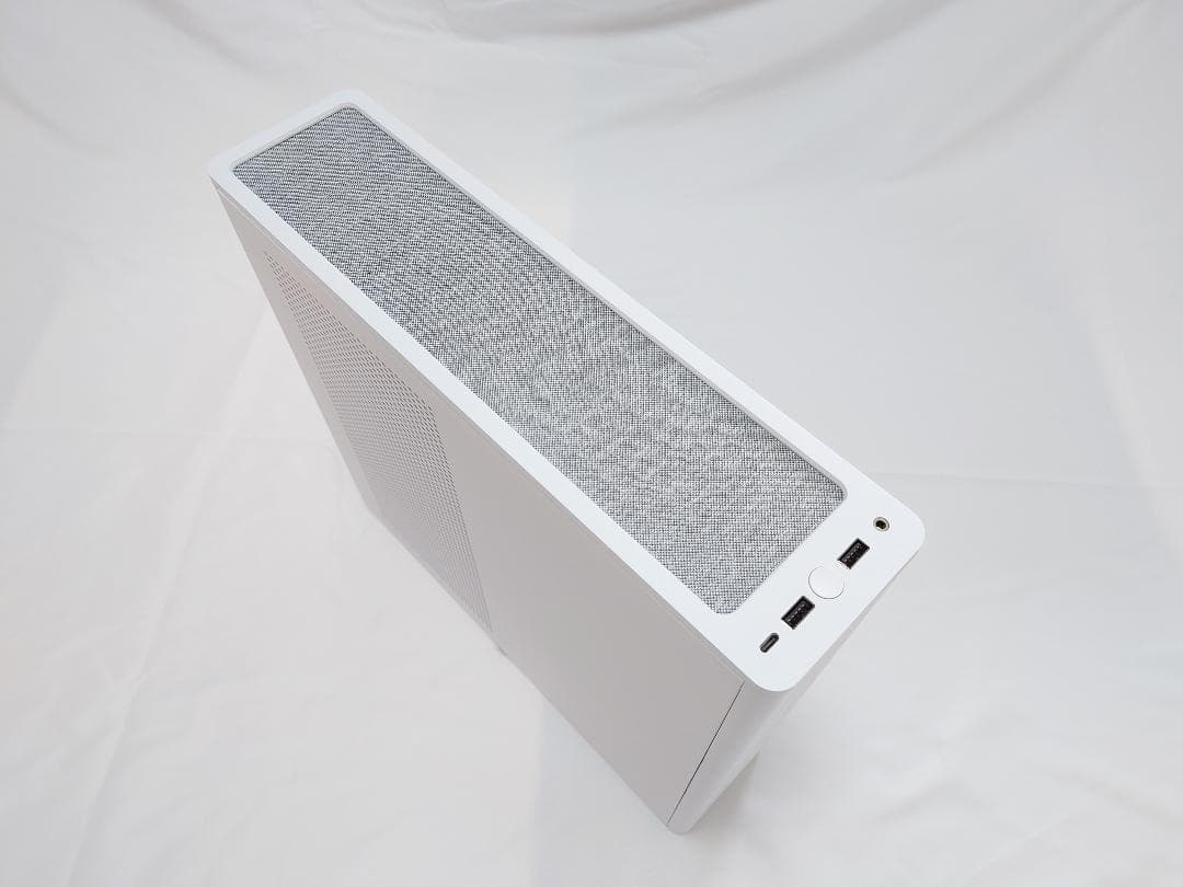 Fractal Ridge PCIe 4.0 ホワイト PCケース【未使用】