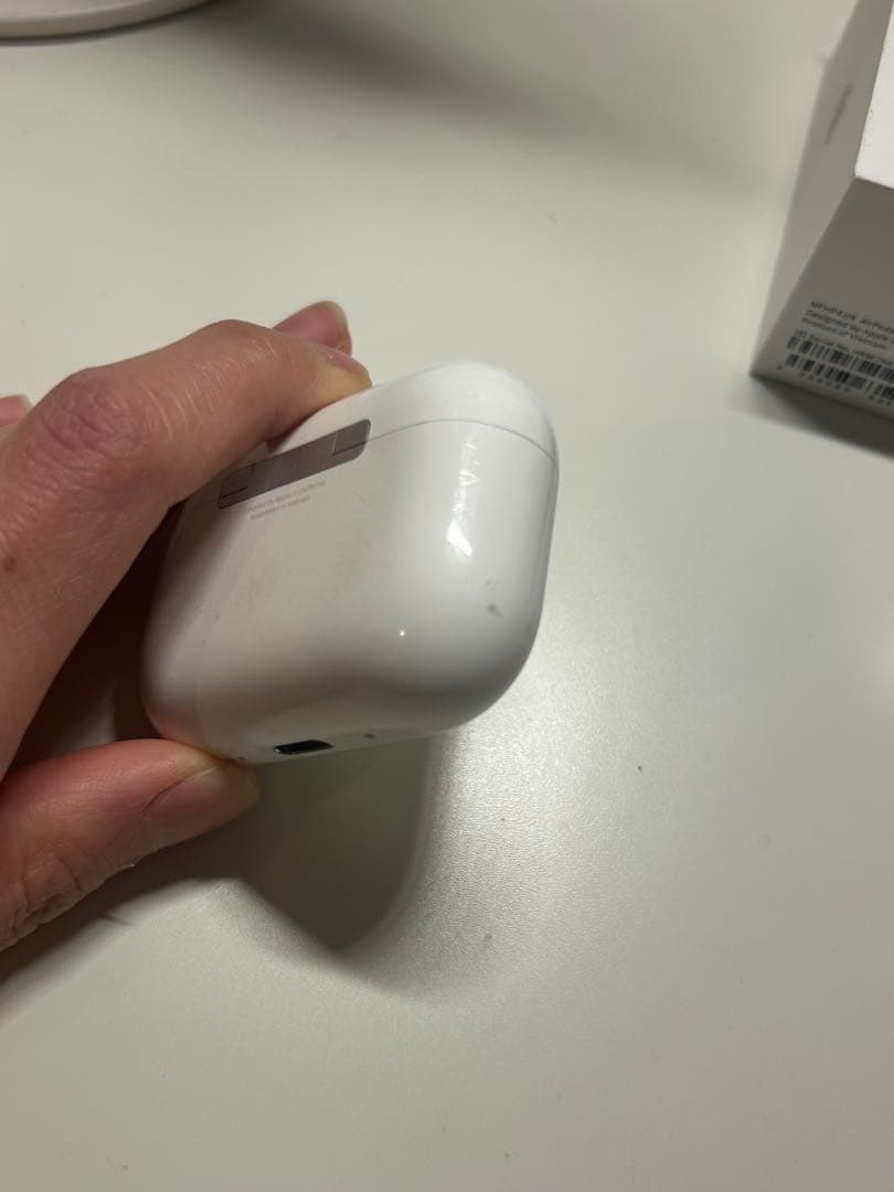 AirPods Pro 充電ケース付き 片耳（R）のみ
