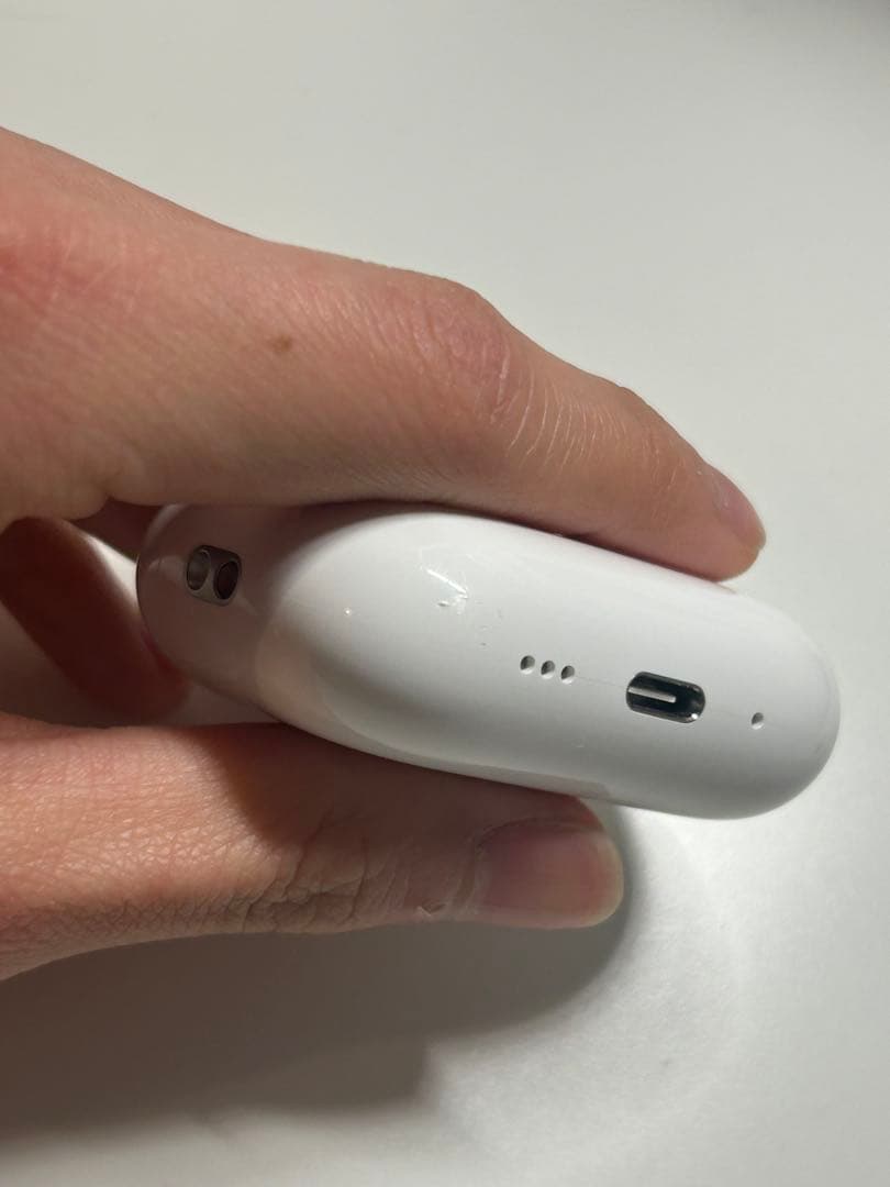 AirPods Pro 充電ケース付き 片耳（R）のみ