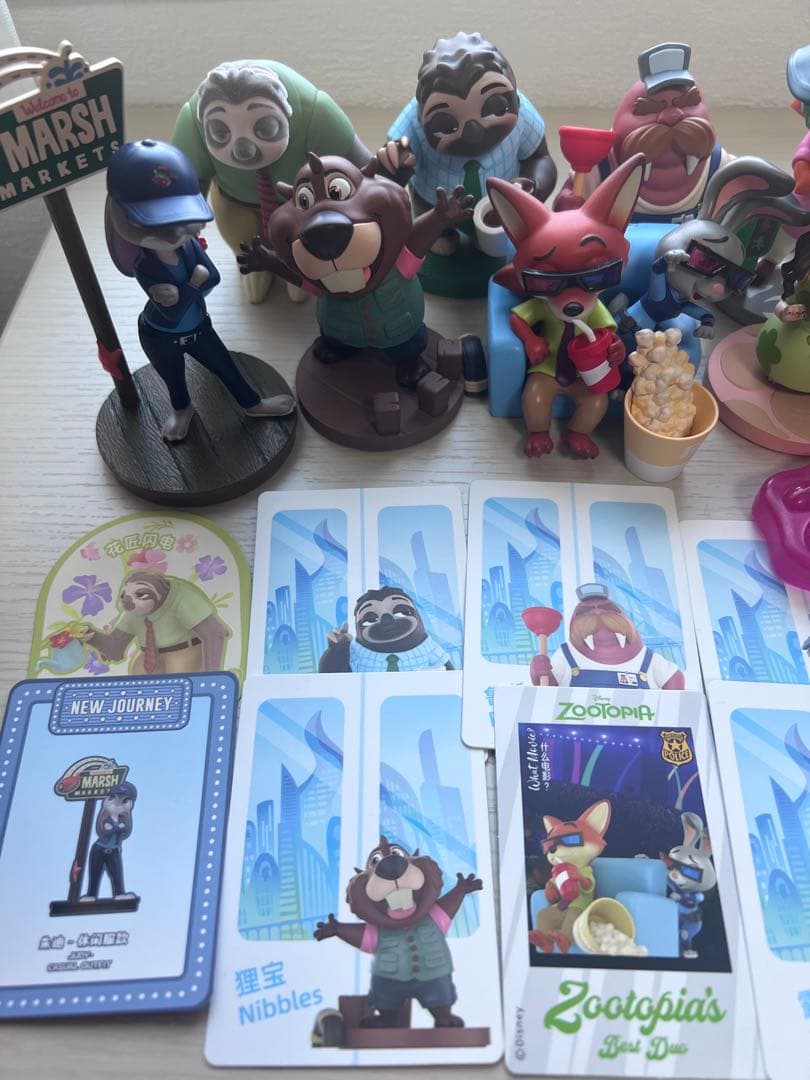 ズートピア フィギュアセットとカード