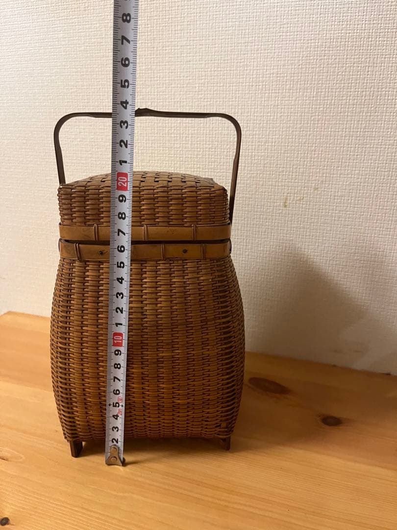 古道具　茶器入れ　アンティーク　昭和レトロ 少し大きめ 行李 竹 かご 籠