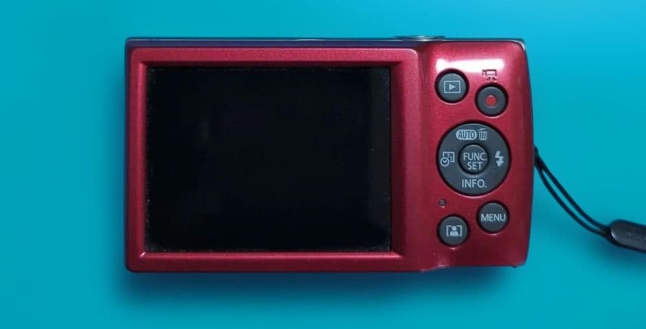 ⭐️お買い得⭐️Canon IXY 200 デジタルカメラ