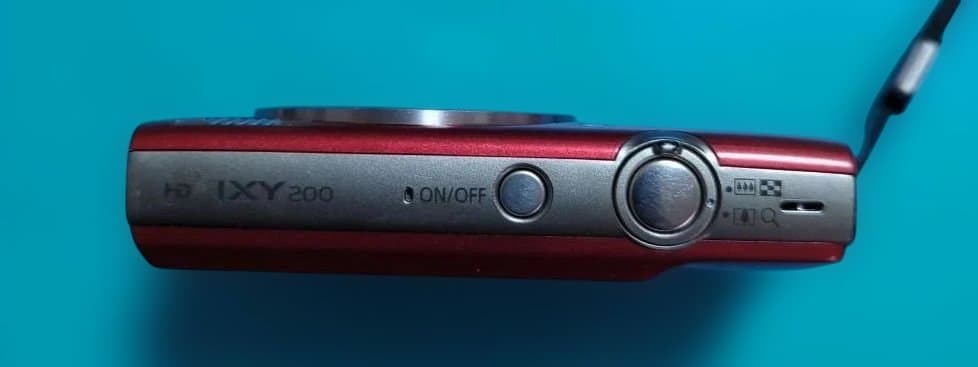 ⭐️お買い得⭐️Canon IXY 200 デジタルカメラ