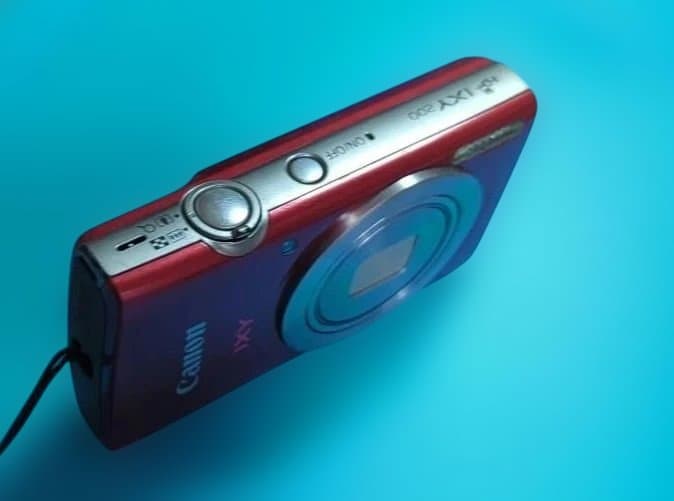 ⭐️お買い得⭐️Canon IXY 200 デジタルカメラ