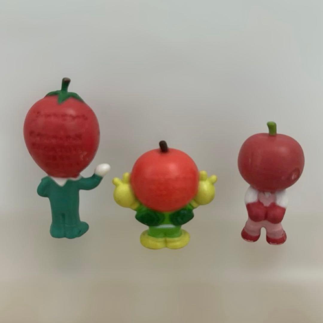 アンパンマンミュージアム フィギュア　りんごぼうや りんごちゃん　いちごちゃん