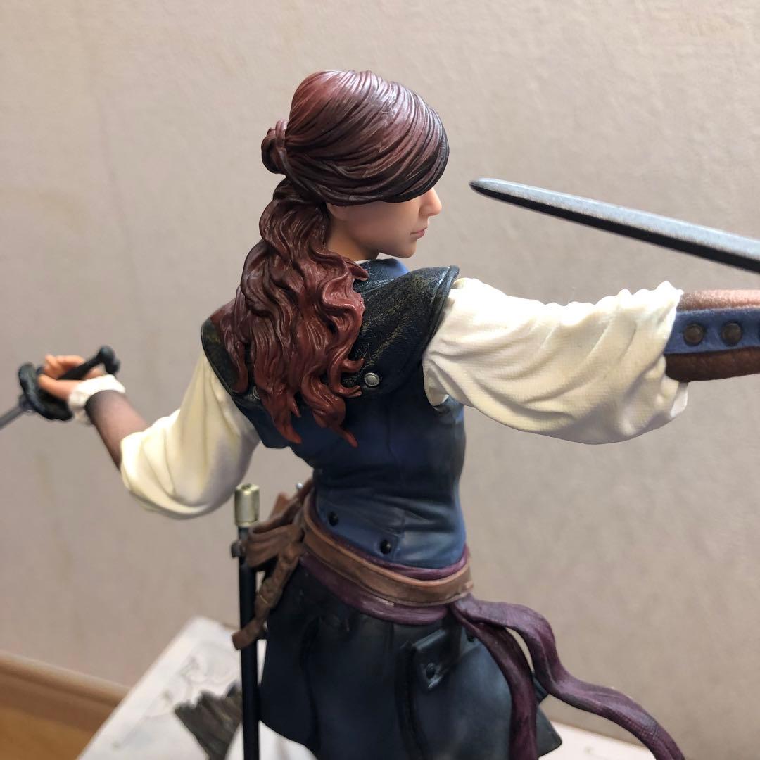 アサシンクリード ユニティ アルノ エリス フィギュア