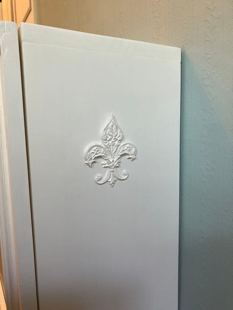 ハンドメイド　ホワイト　ガラス扉キャビネット　サイドボード　インテリア棚シェルフ