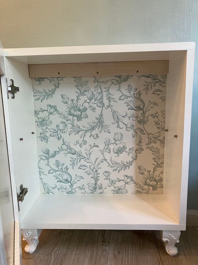 ハンドメイド　ホワイト　ガラス扉キャビネット　サイドボード　インテリア棚シェルフ