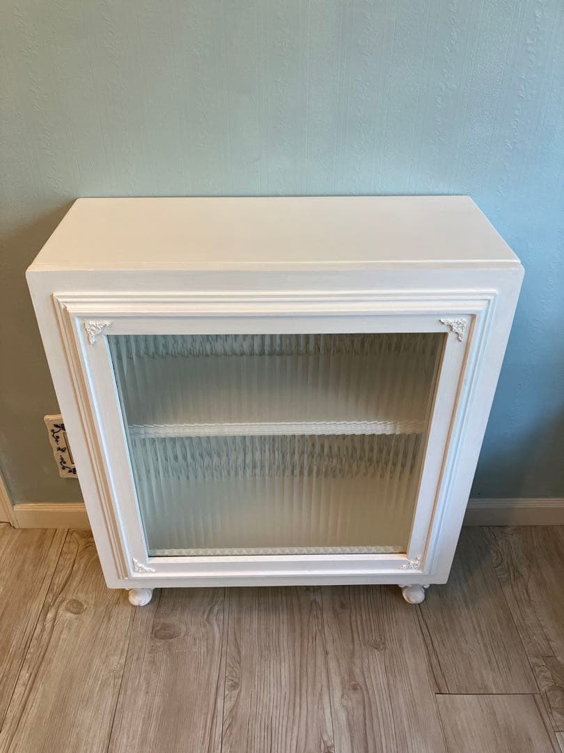 ハンドメイド　ホワイト　ガラス扉キャビネット　サイドボード　インテリア棚シェルフ