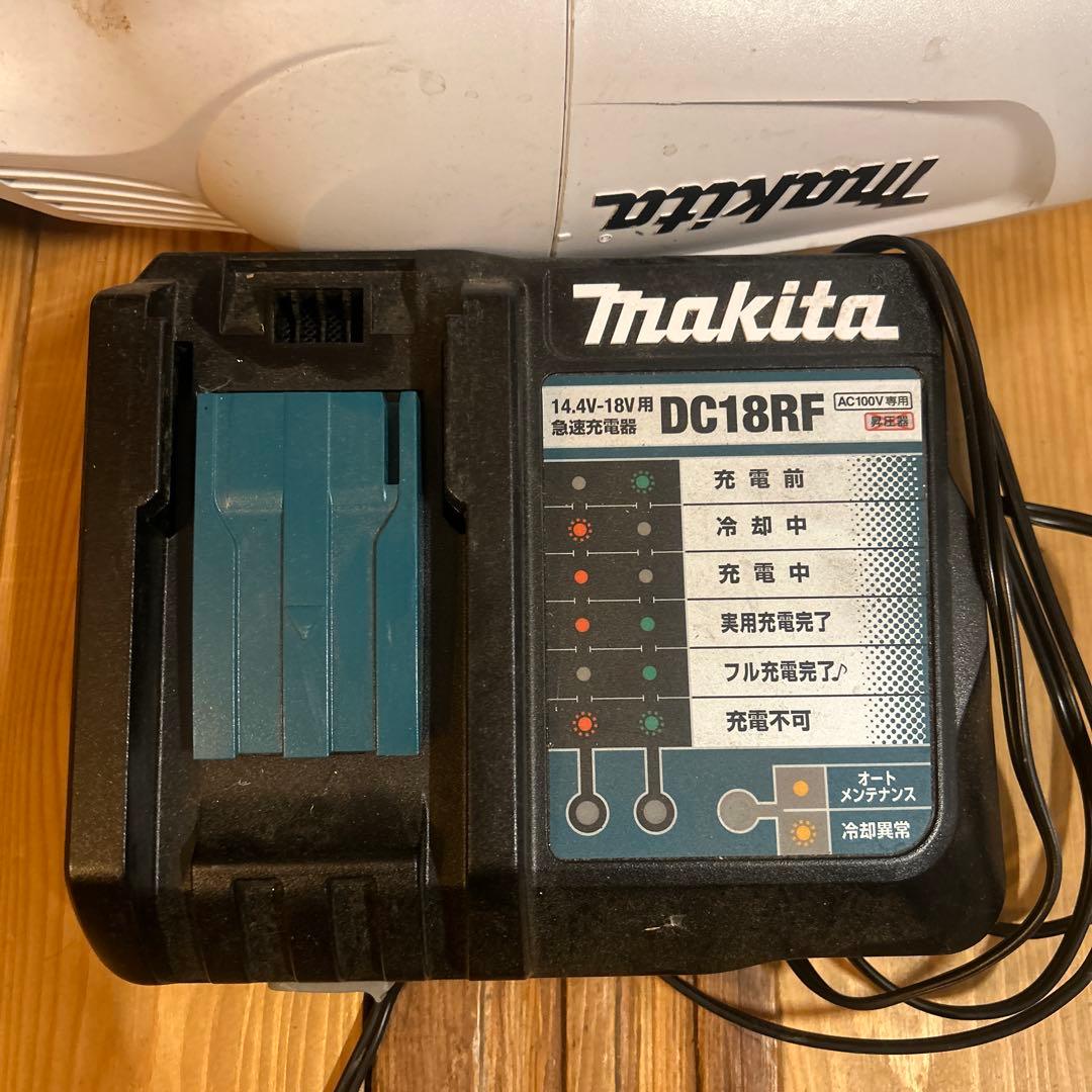 バッテリー、充電器付きMakita 掃除機 DC18RF 18V 3.0Ah