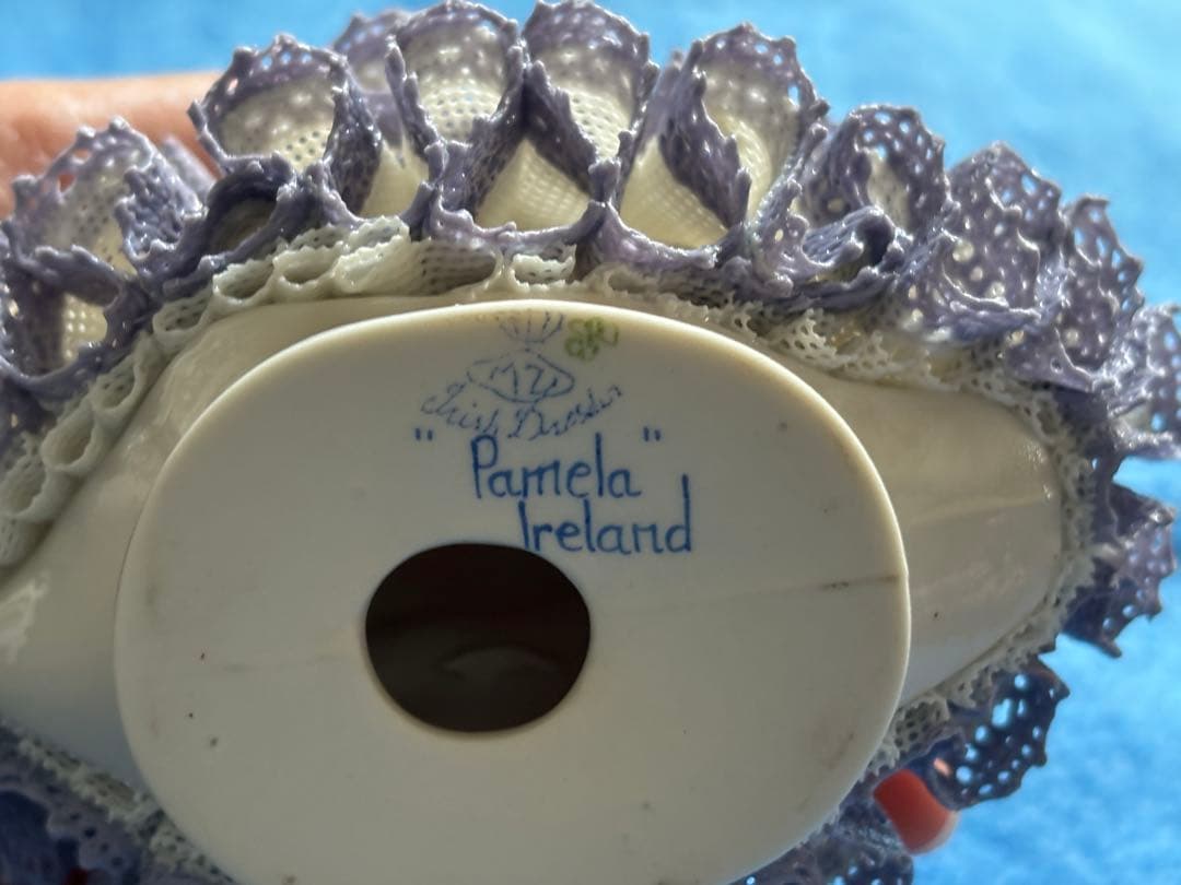 アイリッシュドレスデン　陶器製レースドレス人形　美品　インテリア　フィギュリン