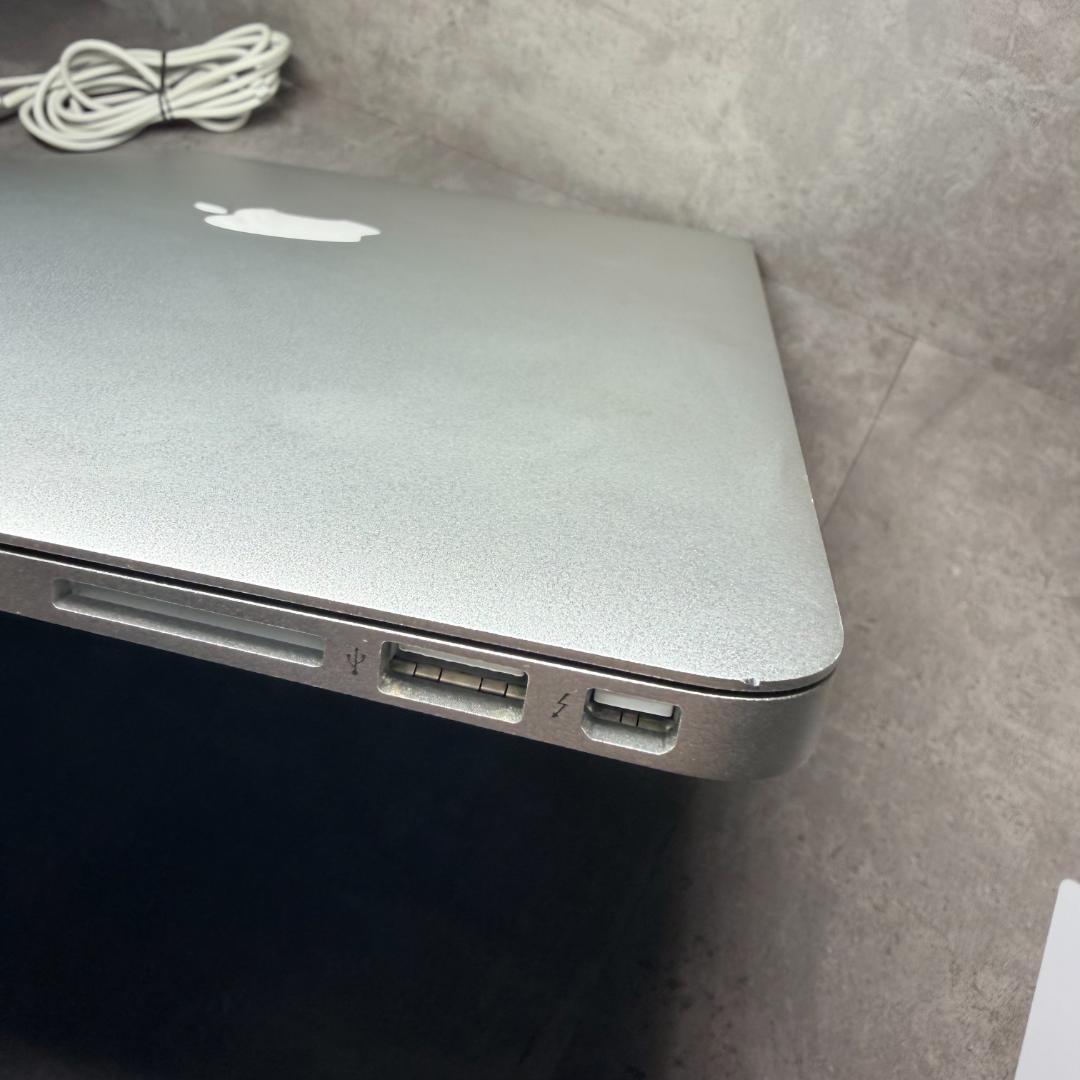 MacBook Air 13インチ Late 2013 / Early 2014