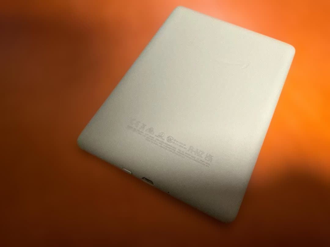 Kindle Paperwhite 11世代 32GB 純正カバー付