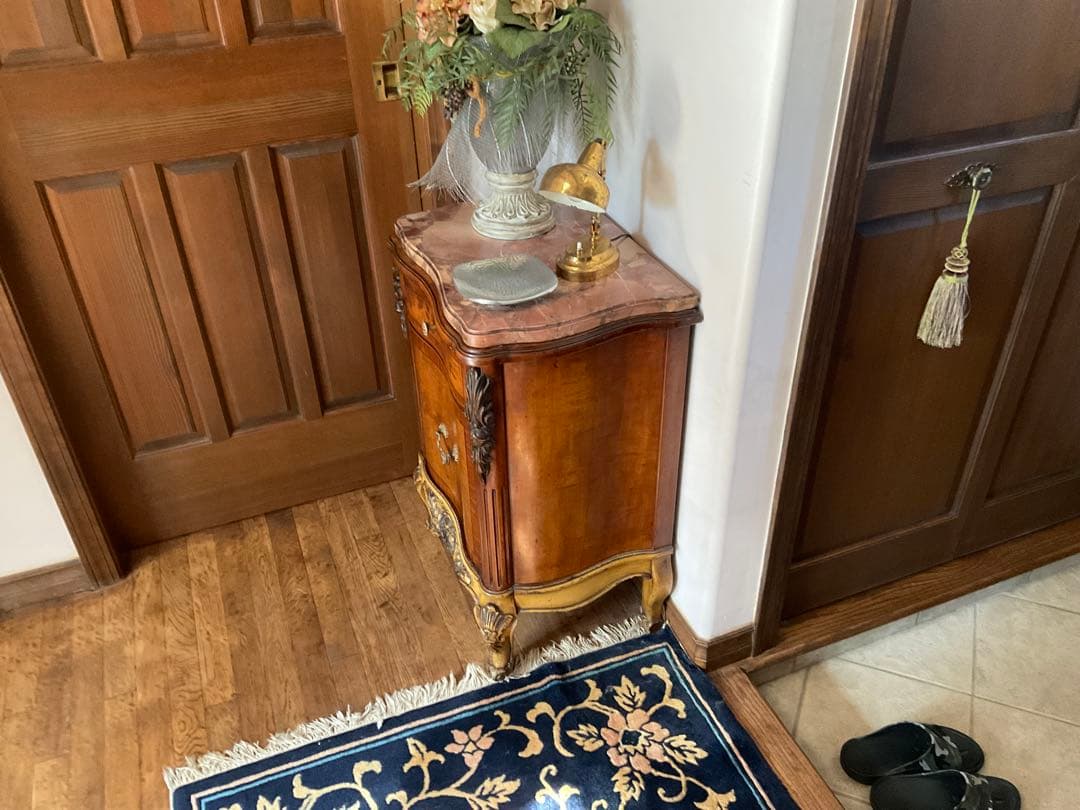 アンティーク木製キャビネット・ベットサイドボード・小型チェスト